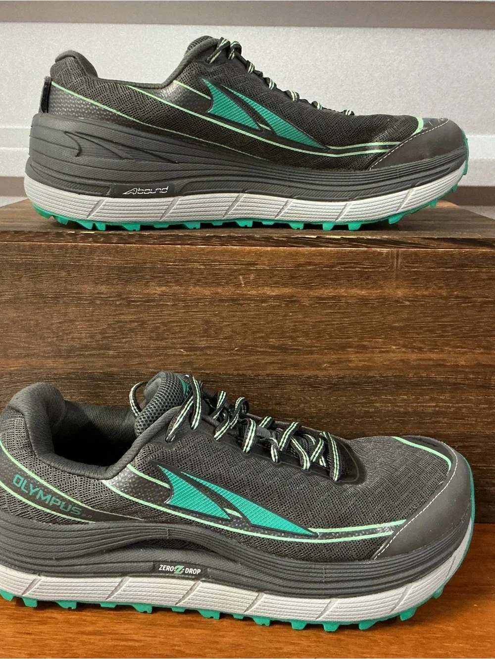 Altra Women Olympus 2.0 Gray Zero Drop Trail Running Shoe A2655-2 Size 8